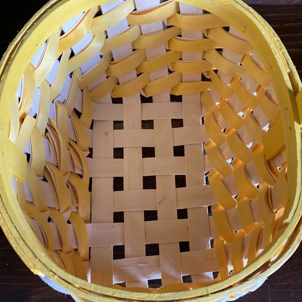 3/$39 - Beautiful yellow and cream basket with handle
